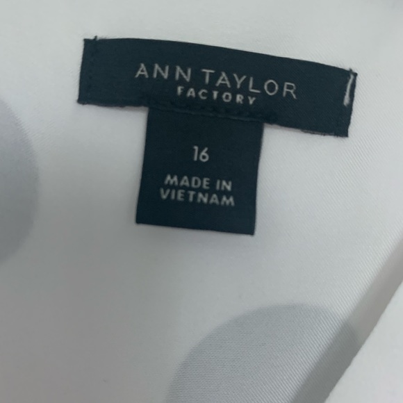 Light & Flowy Polka Dot Flutter Sleeve Dress - Picture 6 of 8